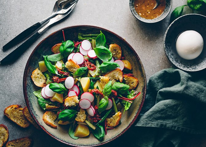 spring-panzanella