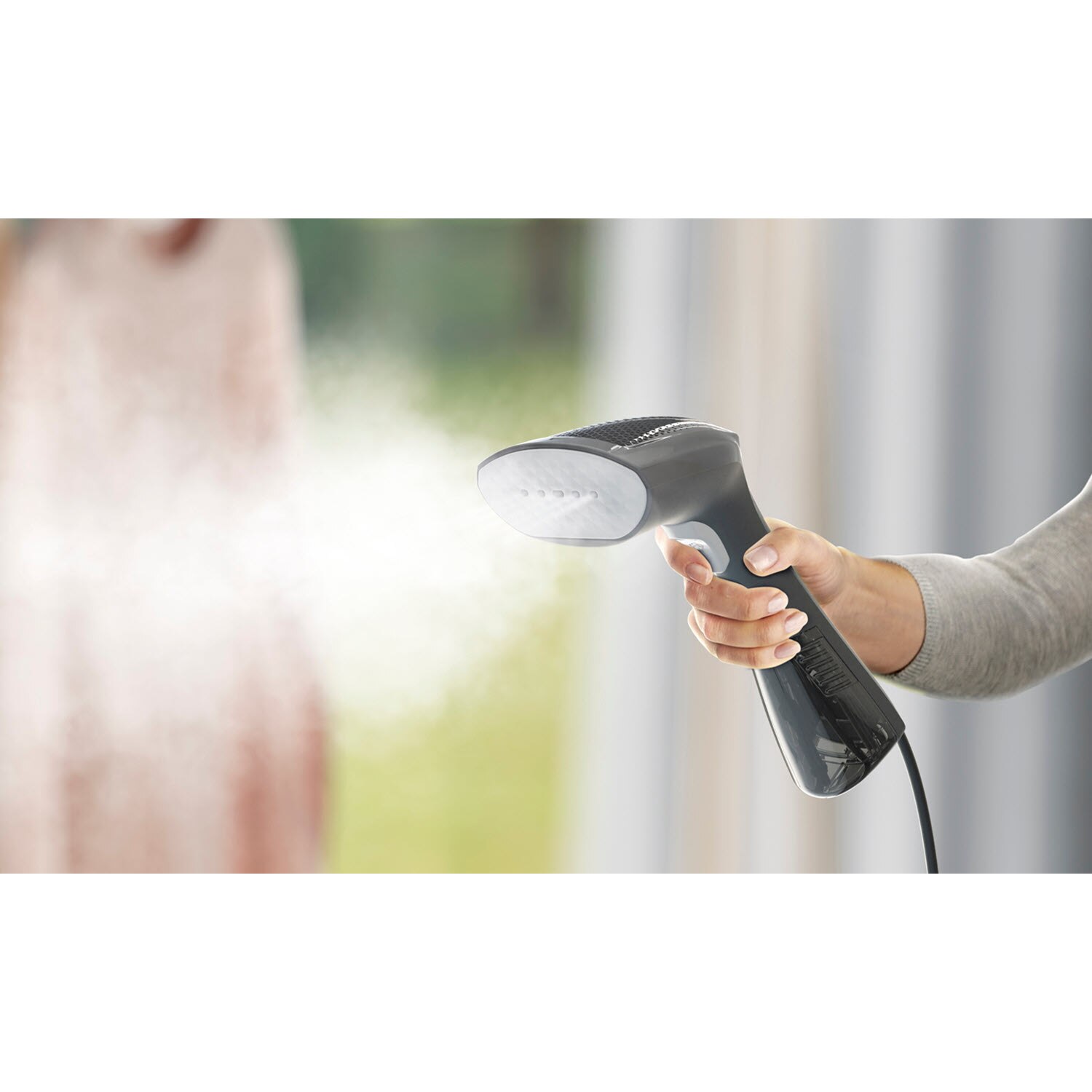 1200W garment steamer E6GS112EG Electrolux Arabia