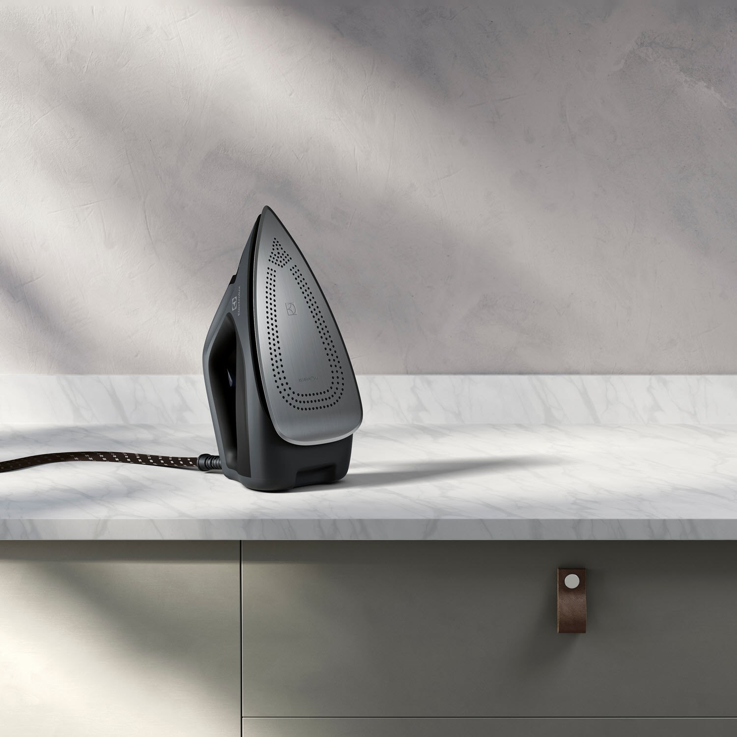 2400W steam station iron E6SS182EG Electrolux Arabia