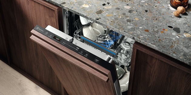 How to use dishwasher machine efficiently - Electrolux Arabia