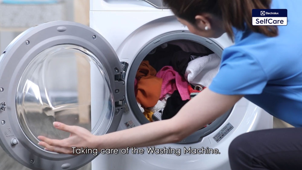 How to clean Electrolux front load washing machine