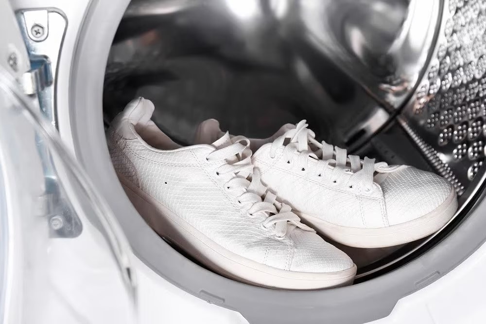 How to Clean White Mesh Shoes in 5 Steps